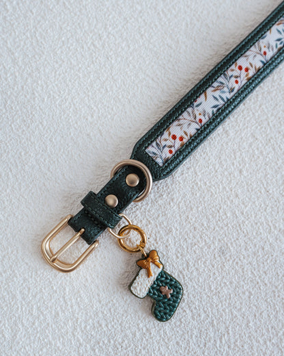 Nova Collar in Vintage Christmas