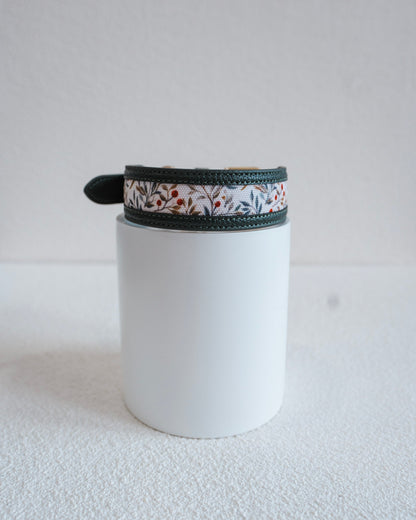 Nova Collar in Vintage Christmas