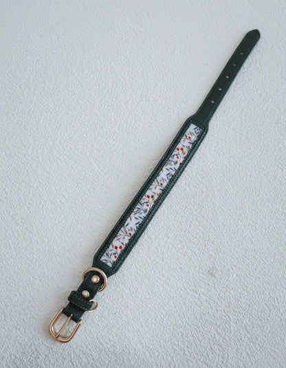 Nova Collar in Vintage Christmas
